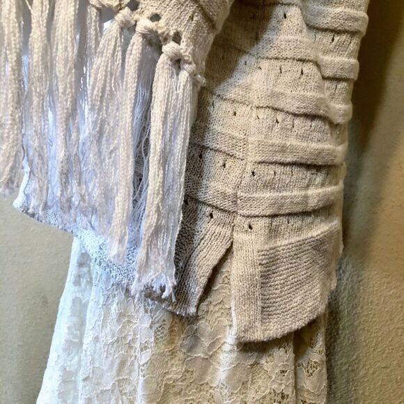 Nic+Zoe Fringe Cuff Top Size Medium - Picture 7 of 10